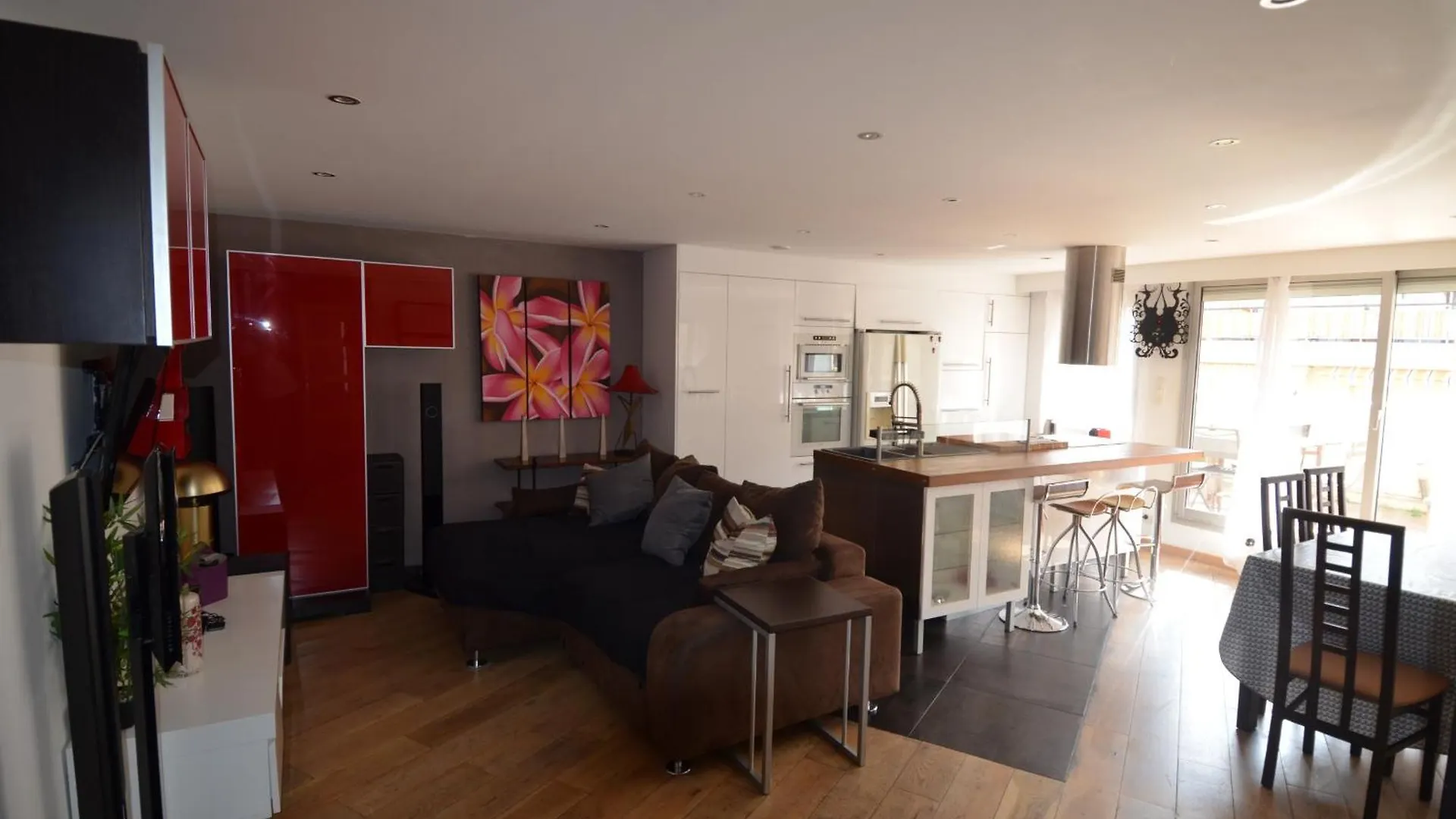 Appartement 6 personnes avec Terrasse et Jacuzzi plein cœur centre-ville quartier du Port de Nice France