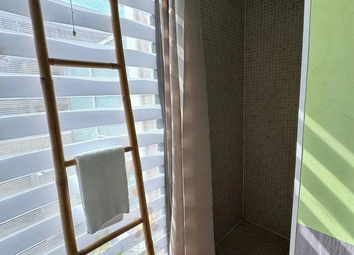 Appartement 6 personnes avec Terrasse et Jacuzzi plein cœur centre-ville quartier du Port de Nice